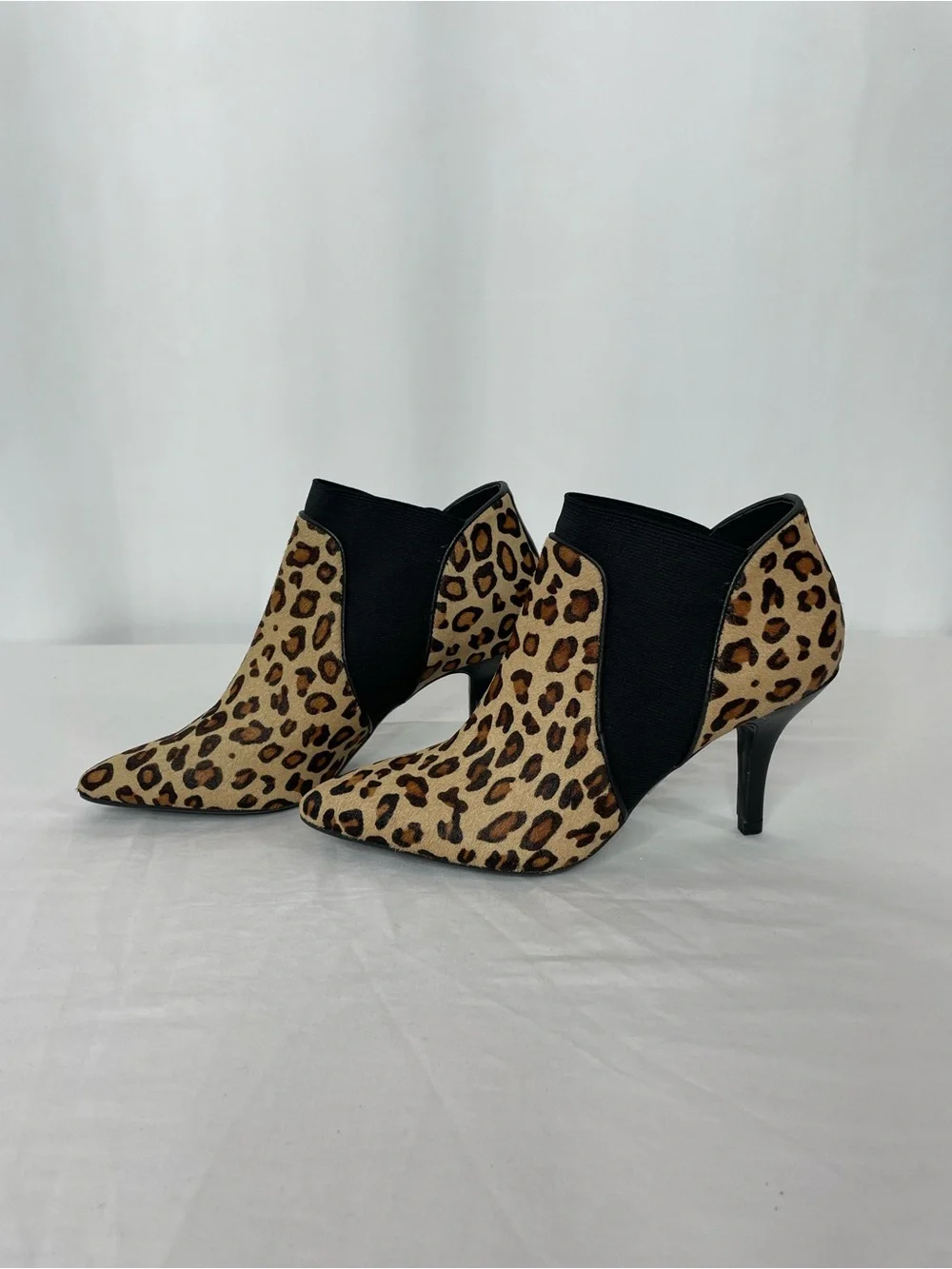 VANELi Leopard Print Calf Hair Ankle Booties 6M Pointed Kitten Heel Animal Print